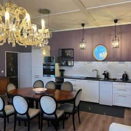 Ferienwohnung Alte Schule 22 Am Saseler Markt 2 Schlafzimmer & Baeder Hochwertig هامبورغ المظهر الخارجي الصورة