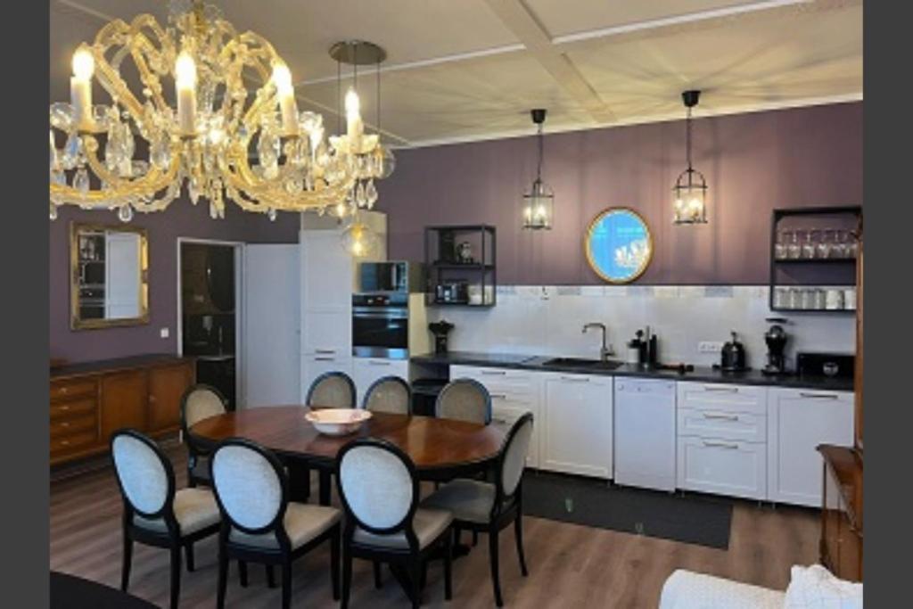 Ferienwohnung Alte Schule 22 Am Saseler Markt 2 Schlafzimmer & Baeder Hochwertig هامبورغ المظهر الخارجي الصورة