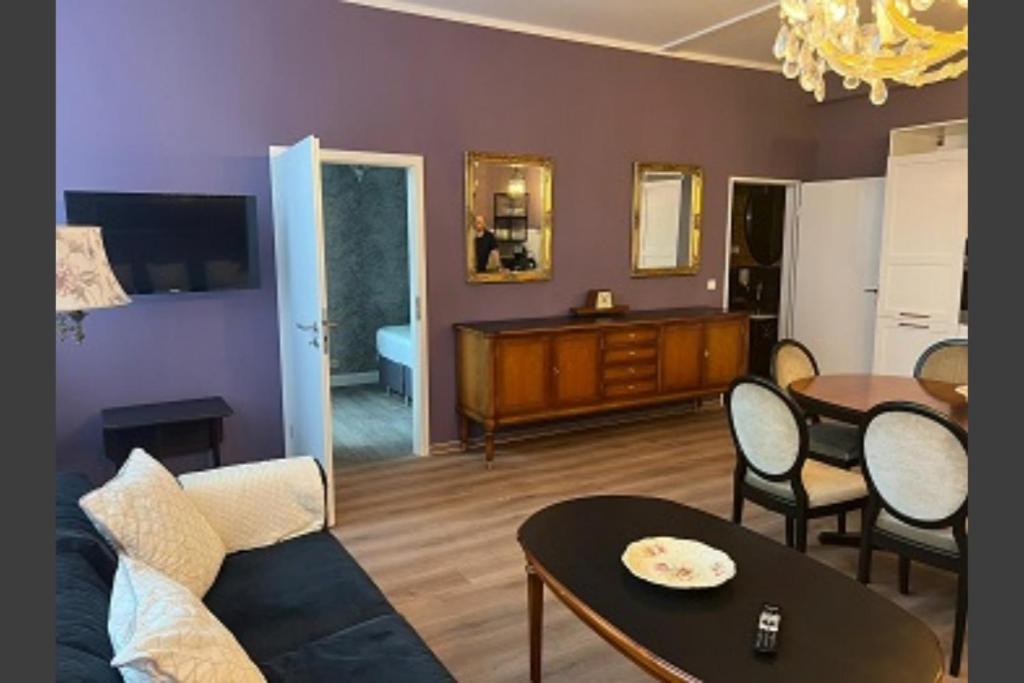Ferienwohnung Alte Schule 22 Am Saseler Markt 2 Schlafzimmer & Baeder Hochwertig هامبورغ المظهر الخارجي الصورة